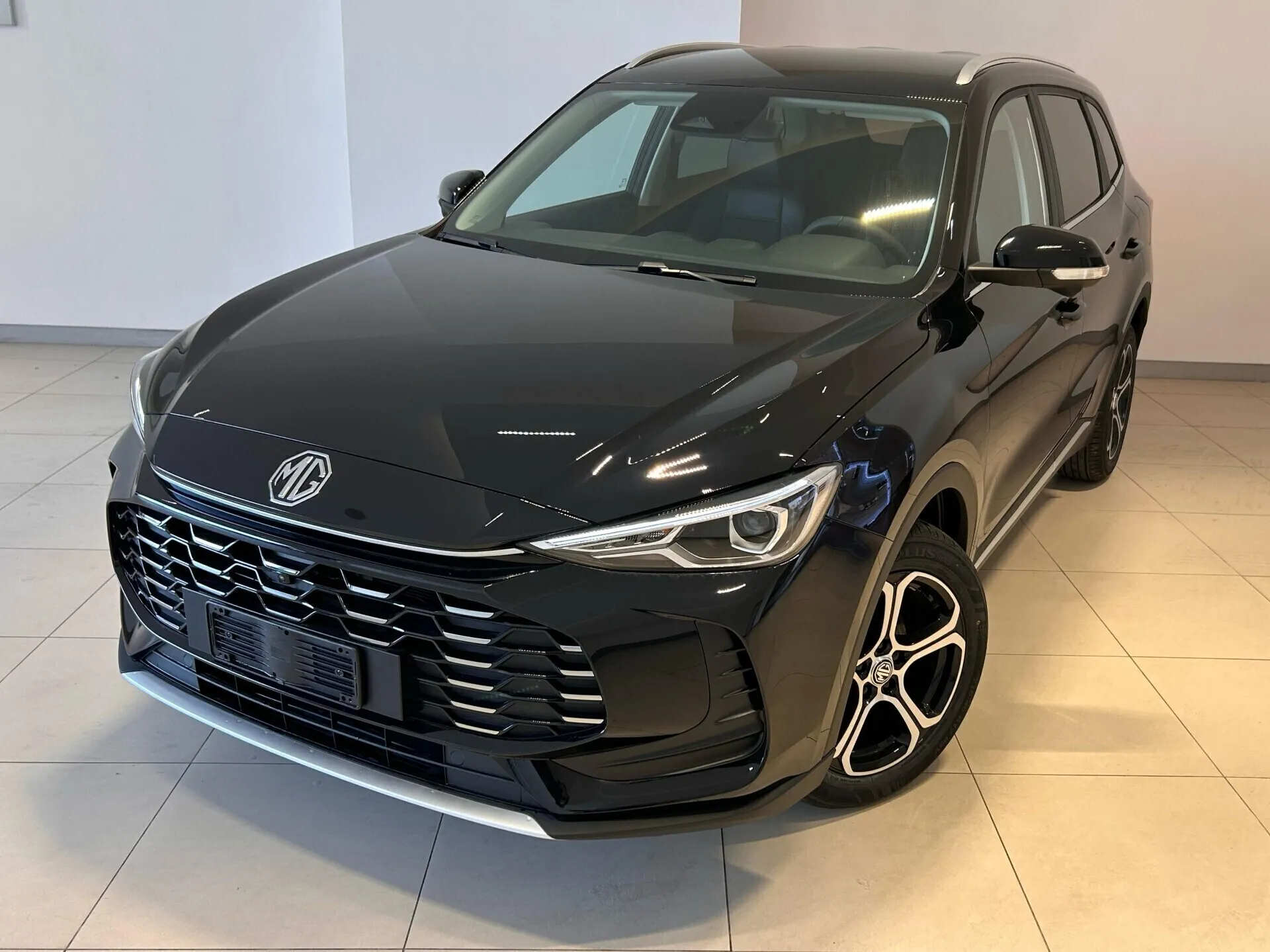 Foto MG ZS NEW 1.5 COMFORT *SENZA OBBLIGO DI FINANZIAMENTO* !!