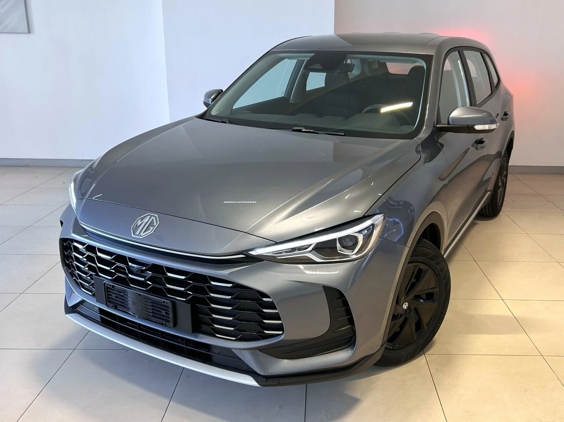 Foto MG ZS NEW 1.5 Standard *SENZA OBBLIGO DI FINANZIAMENTO*